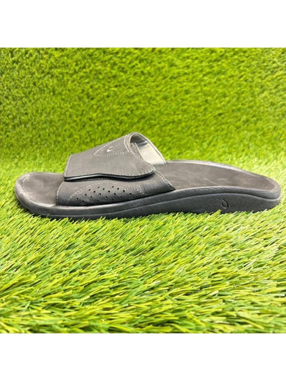 OluKai Nalu Slide Mens Size 11 Black Beach Outdoor Water Resistant Sandals